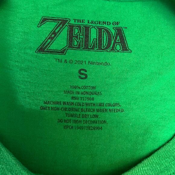 The Legend of Zelda Green T-Shirt Small | Official Nintendo Triforce Crest Tee - Picture 3 of 10